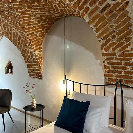 Caplin Nocleg ze śniadaniem 3*